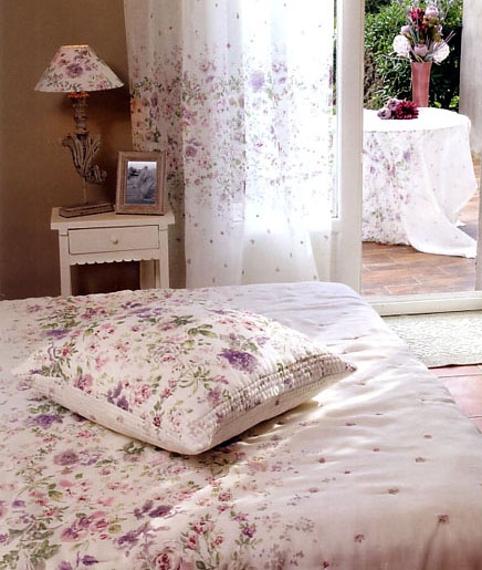 Provencal Boutis bed cover, bedspread (Anemone. ivory-lilac) - Click Image to Close